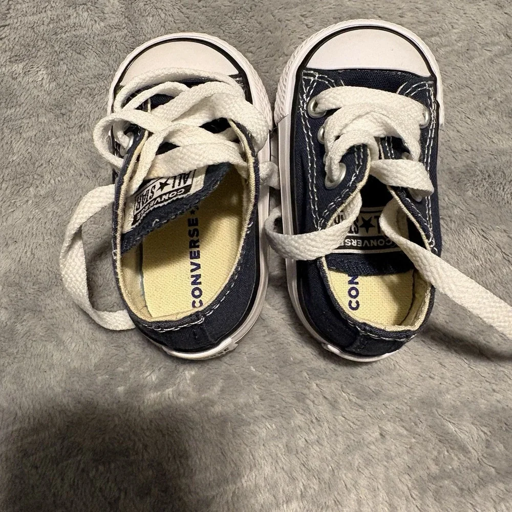 Converse Chuck Taylor All Star Sneakers Toddler Size 2 Canvas Lace Up Low Blue